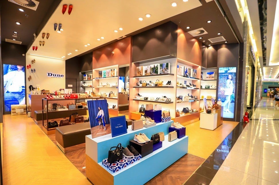 Chủ cửa hàng nên tránh sửa chữa hoặc di dời quầy kệ sau khai trương